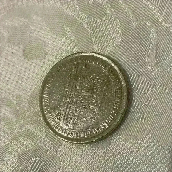 1981 One Dollar Las Vegas Circus Circus Gaming Token - Picture 5 of 5